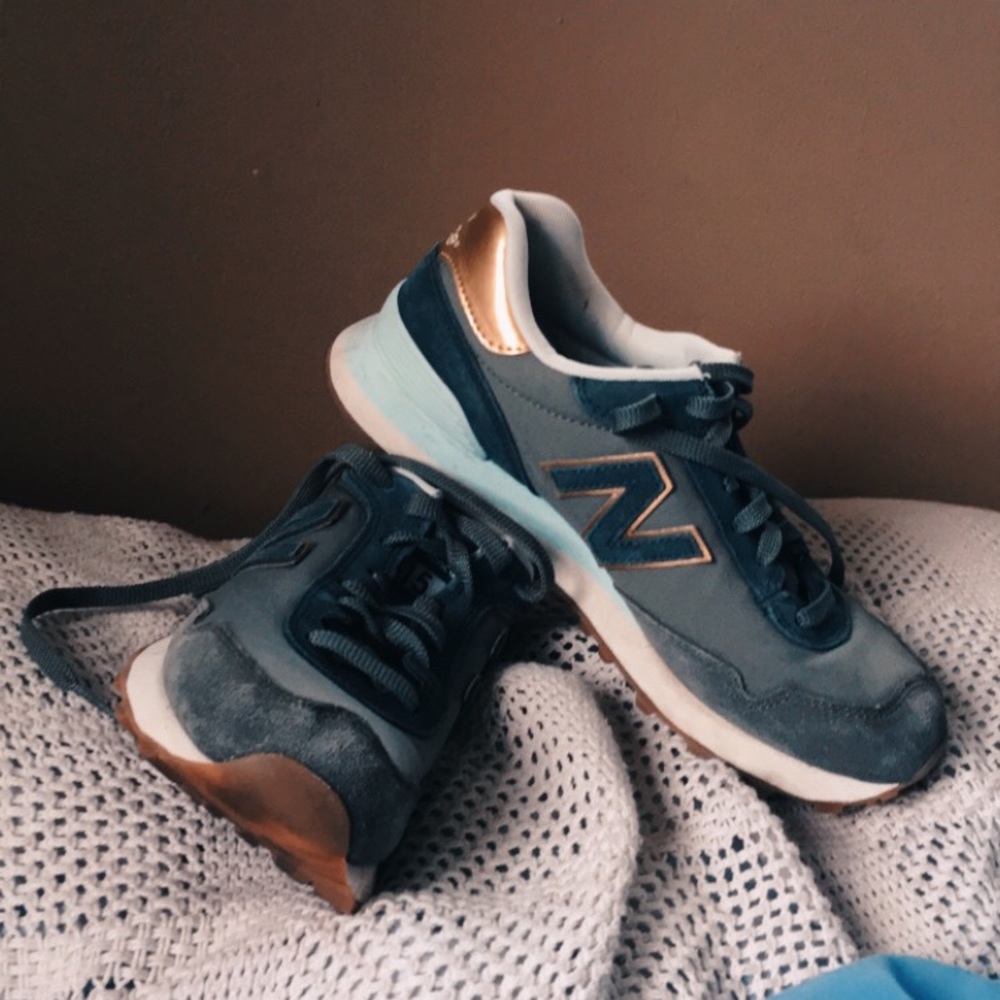 574 Core New Balance Women’s 9 (fits 8, 8.5)